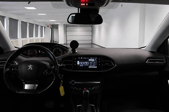 Peugeot 308 9 of 12