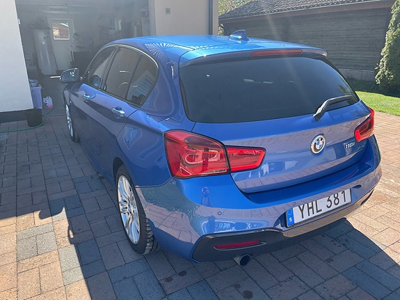 BMW 118i 4 of 5