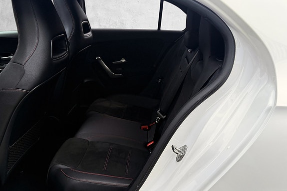 Mercedes-Benz A200 16 of 27