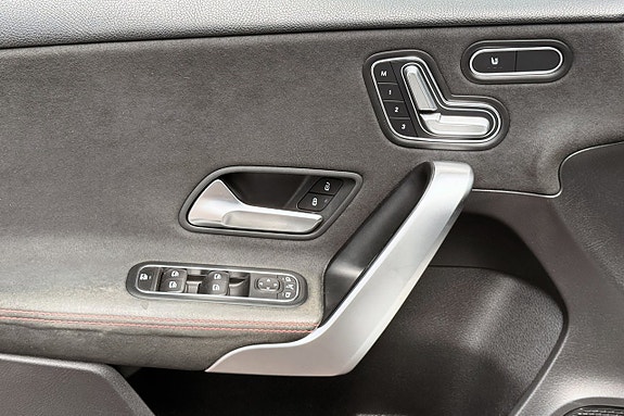 Mercedes-Benz A200 25 of 27