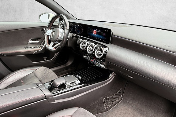 Mercedes-Benz A200 12 of 27