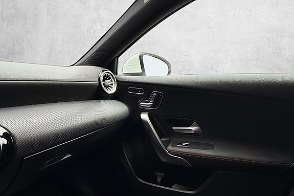 Mercedes-Benz A200 26 of 27