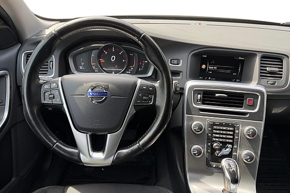 Volvo V60 Cross Country 9 of 15