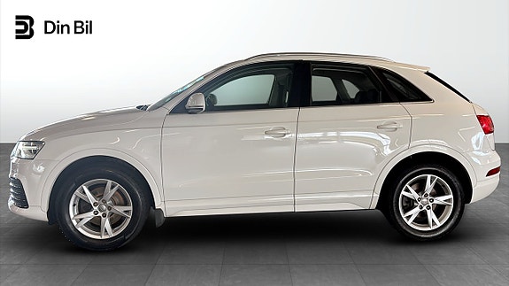 Audi Q3 2 of 5