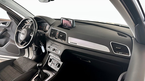 Audi Q3 12 of 16
