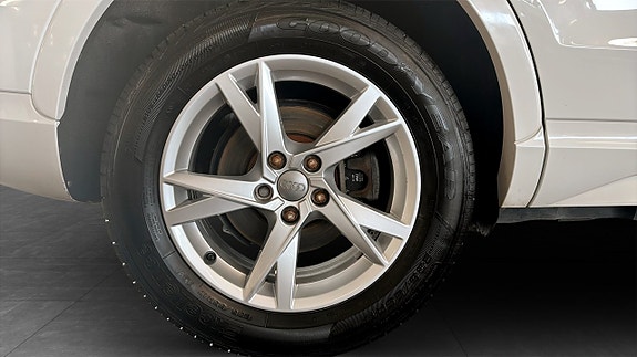 Audi Q3 6 of 16