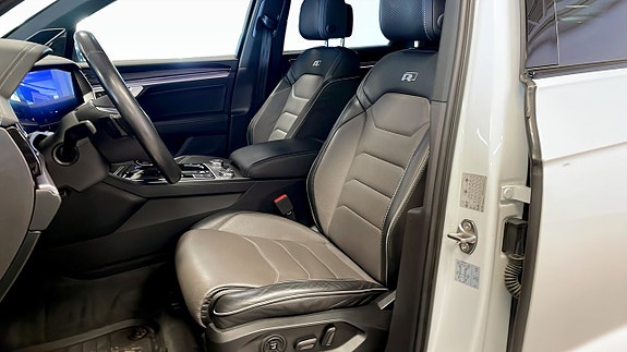 Volkswagen Touareg 8 of 12