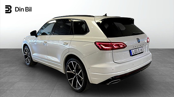 Volkswagen Touareg 3 of 5