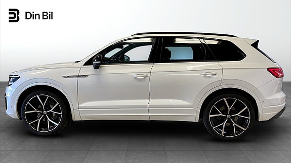Volkswagen Touareg 2 of 5