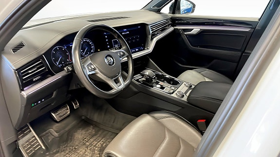 Volkswagen Touareg 7 of 12