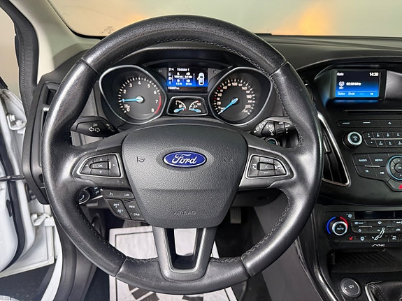 Ford Focus 12 of 15