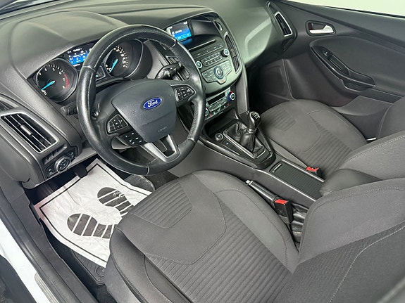 Ford Focus 9 of 15
