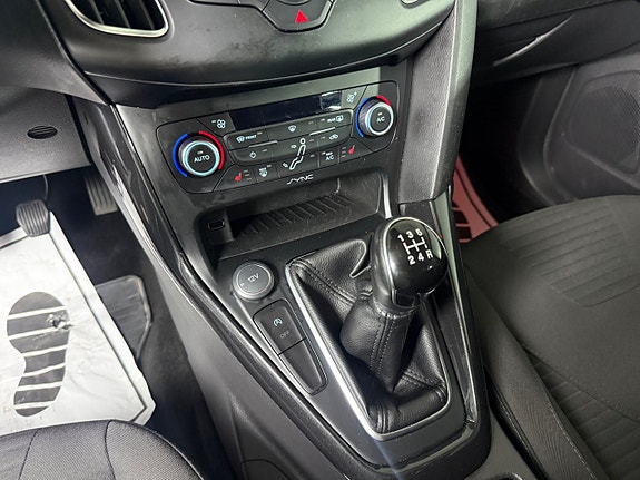 Ford Focus 15 of 15
