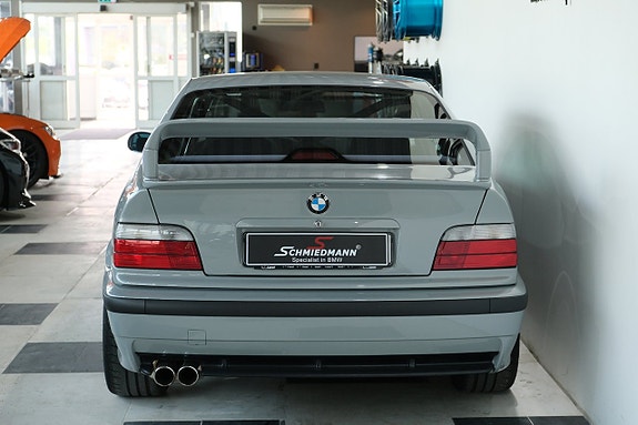 BMW M3 4 of 5