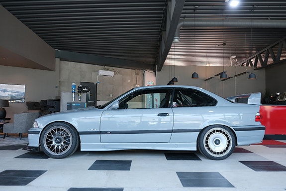 BMW M3 5 of 5