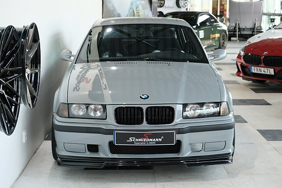 BMW M3 3 of 5