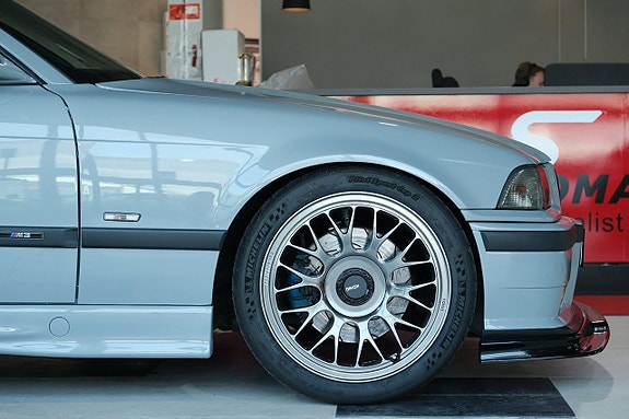BMW M3 10 of 15