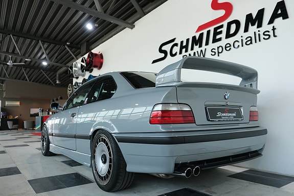 BMW M3 2 of 5