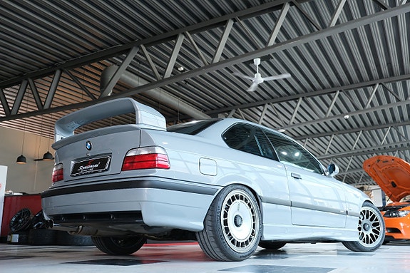 BMW M3 8 of 15