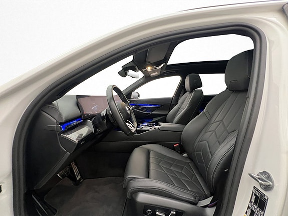 BMW i5 16 of 30