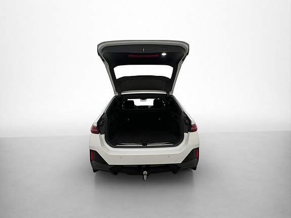 BMW i5 11 of 30