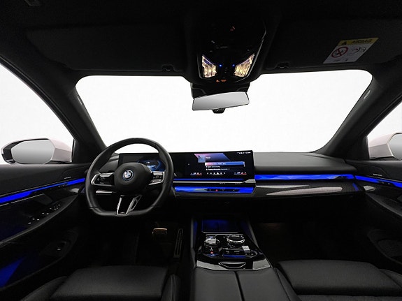 BMW i5 19 of 30