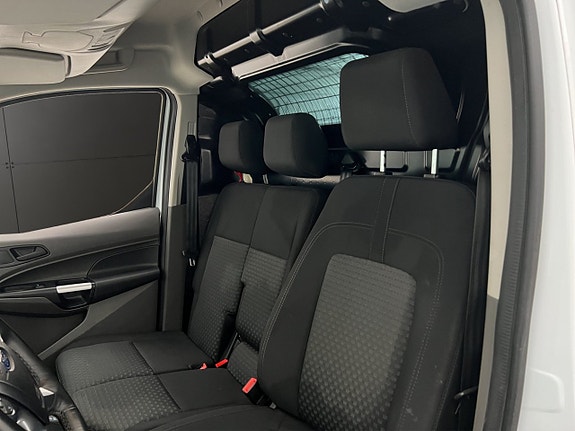 Ford Transit Connect 13 of 30