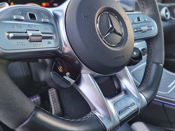 Mercedes-Benz C63 10 of 11