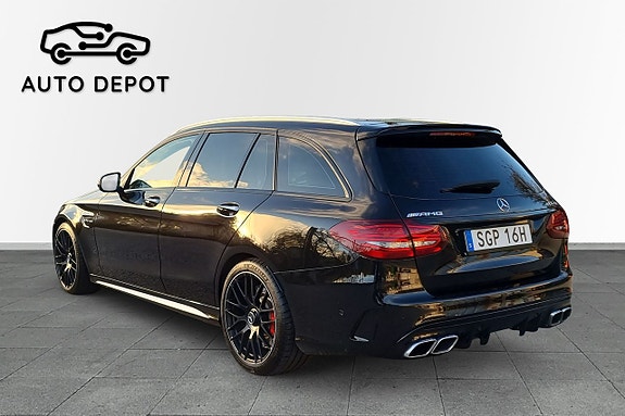 Mercedes-Benz C63 4 of 5