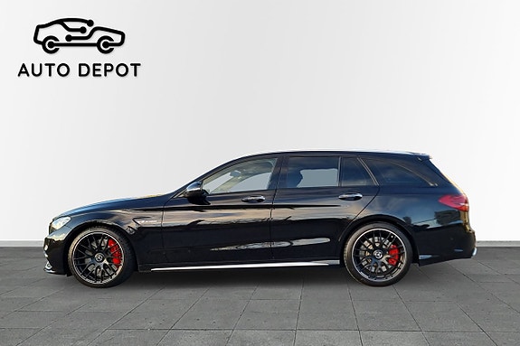 Mercedes-Benz C63 2 of 5