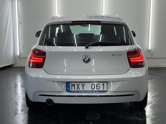 BMW 118d 4 of 5