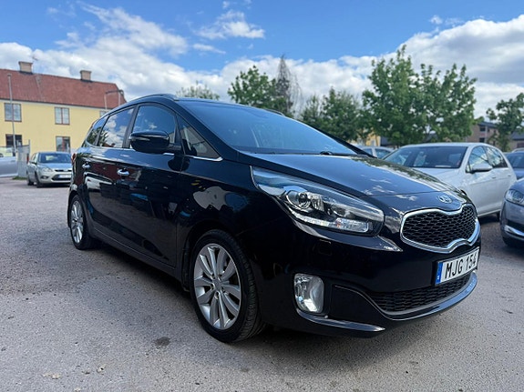Kia Carens 3 of 5