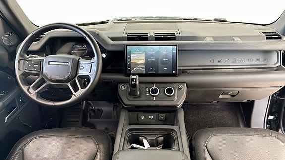 Land Rover Defender 110 4 of 5