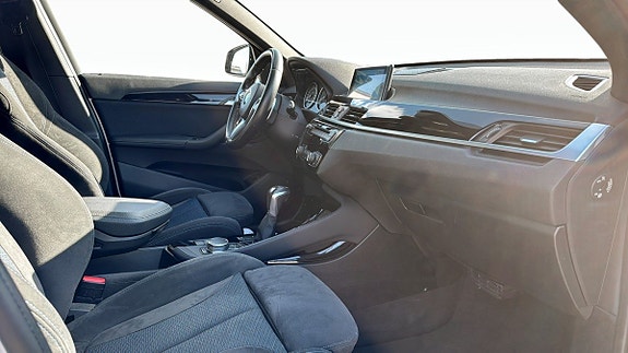 BMW X1 3 of 5