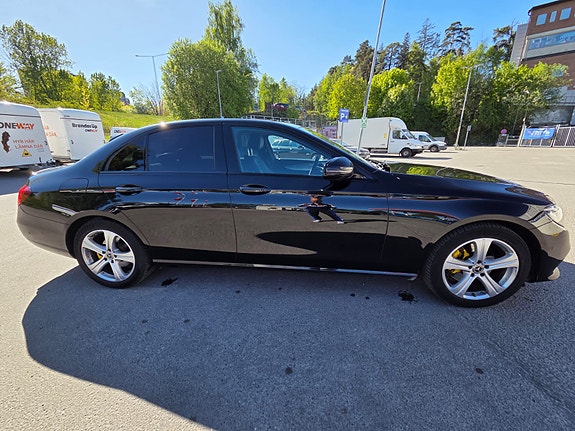 Mercedes-Benz E220 d 5 of 5