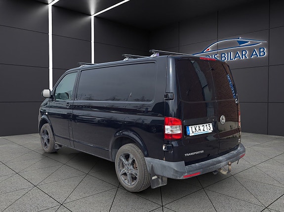Volkswagen Transporter 3 of 5