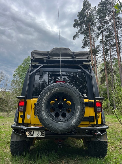 Jeep Wrangler Unlimited 4 of 5