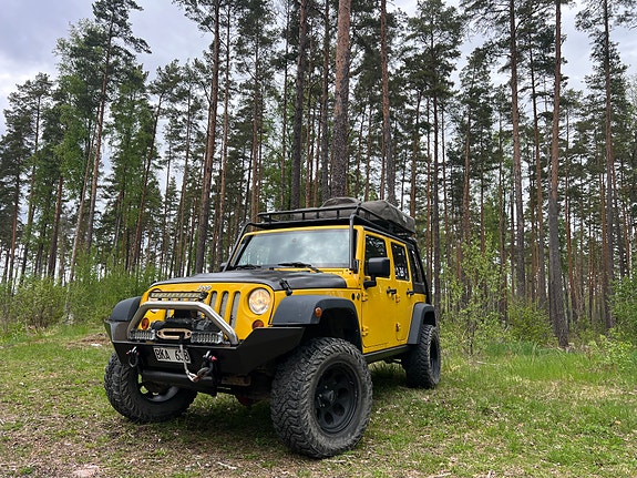 Jeep Wrangler Unlimited 3 of 5