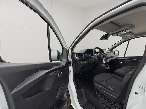 Renault Trafic 11 of 30