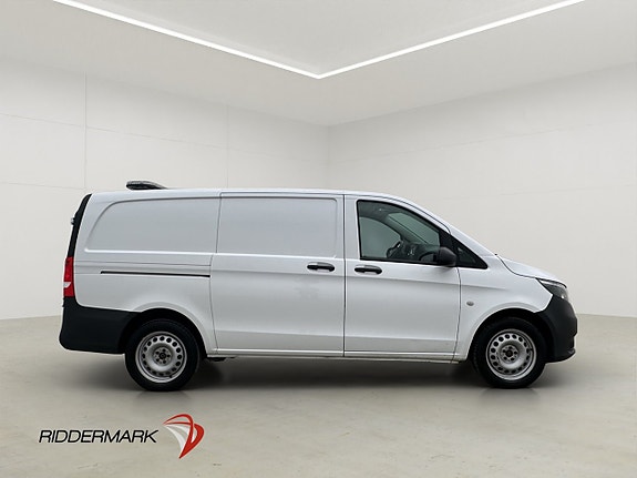 Mercedes-Benz Vito 108 2 of 5