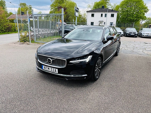 Volvo V90 2 of 5