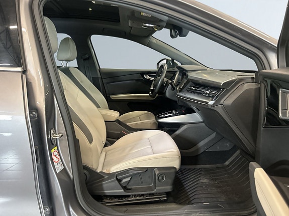 Audi Q4 e-tron 10 of 19