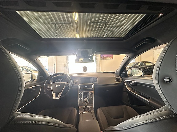 Volvo S60 9 of 16