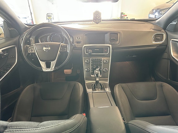 Volvo S60 8 of 16
