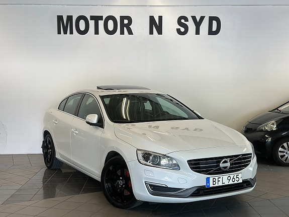 Volvo S60 2 of 5