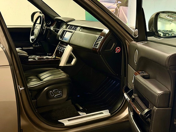 Land Rover Range Rover 9 of 27
