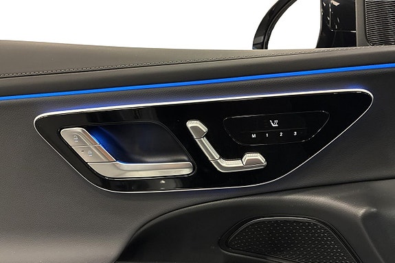 Mercedes-Benz E300 de 13 of 25