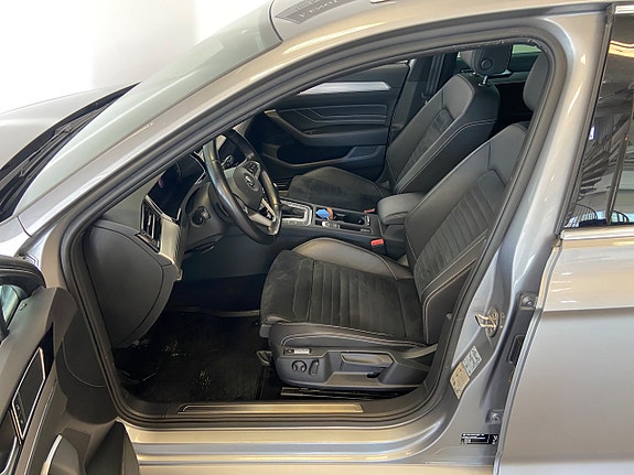 Volkswagen Passat 2 of 5