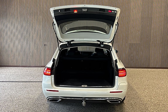 Mercedes-Benz E300 de 8 of 11
