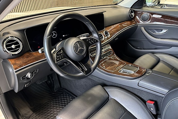 Mercedes-Benz E300 de 5 of 11